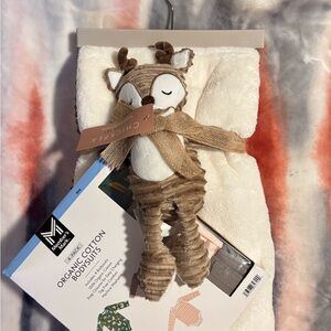 Baby blanket and bodysuits set